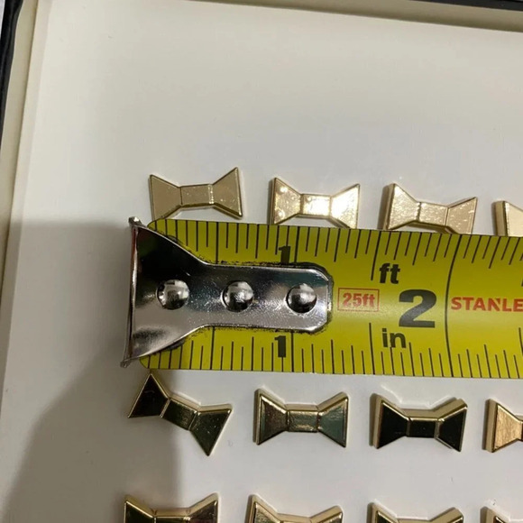 Kate Spade 24 Gold Tone Bow Push Pins 1/2in - Picture 2 of 10